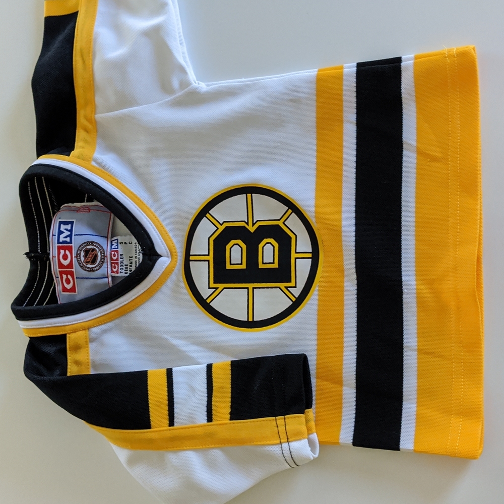 Bruins hockey jersey